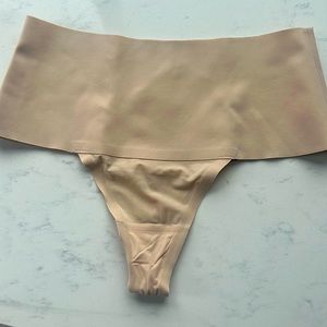 SPANX:thong shapewear nude color size S